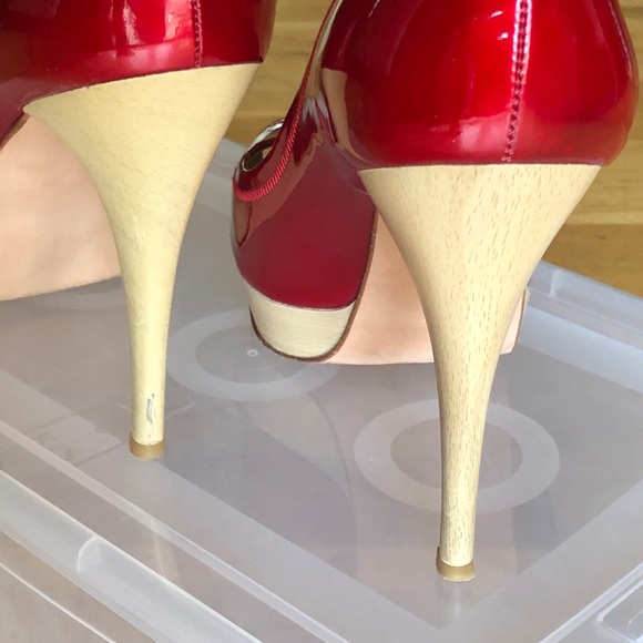 Stuart Weitzman Avignon Red patent Leather PeepToe Platform Heels w plastic box - Picture 6 of 7